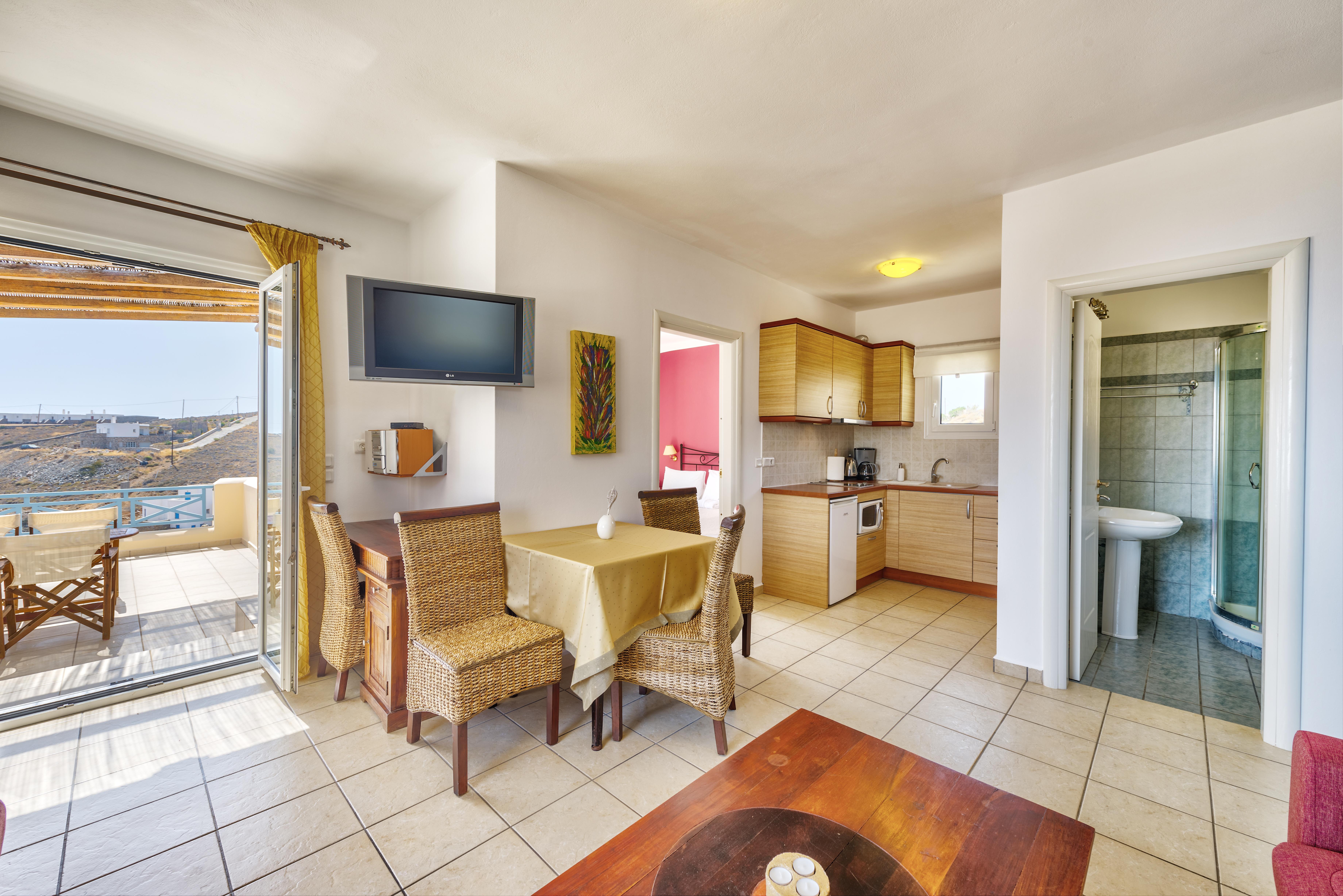 Sunrise Beach Suites Azolimnos Bagian luar foto
