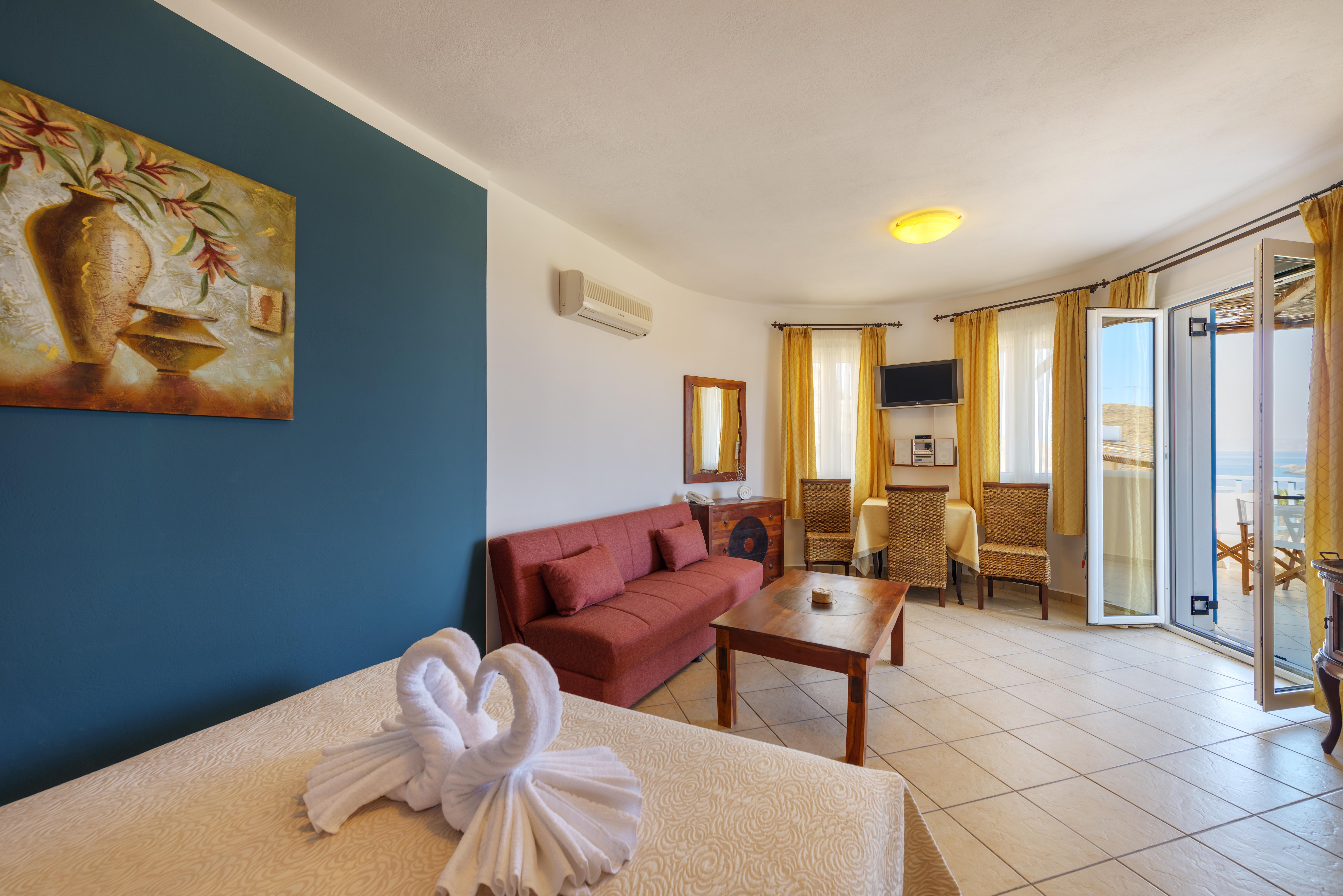 Sunrise Beach Suites Azolimnos Bagian luar foto