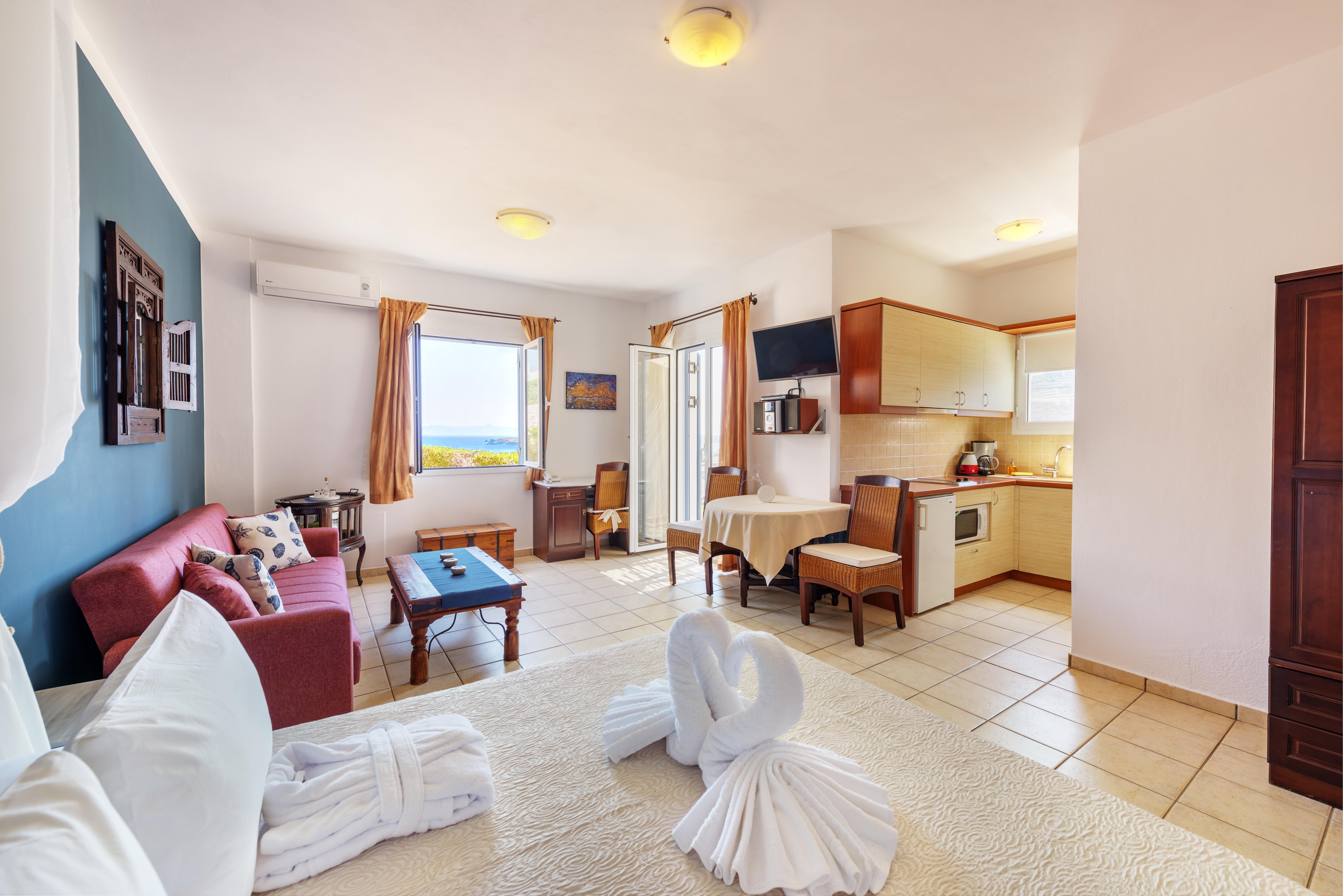 Sunrise Beach Suites Azolimnos Bagian luar foto