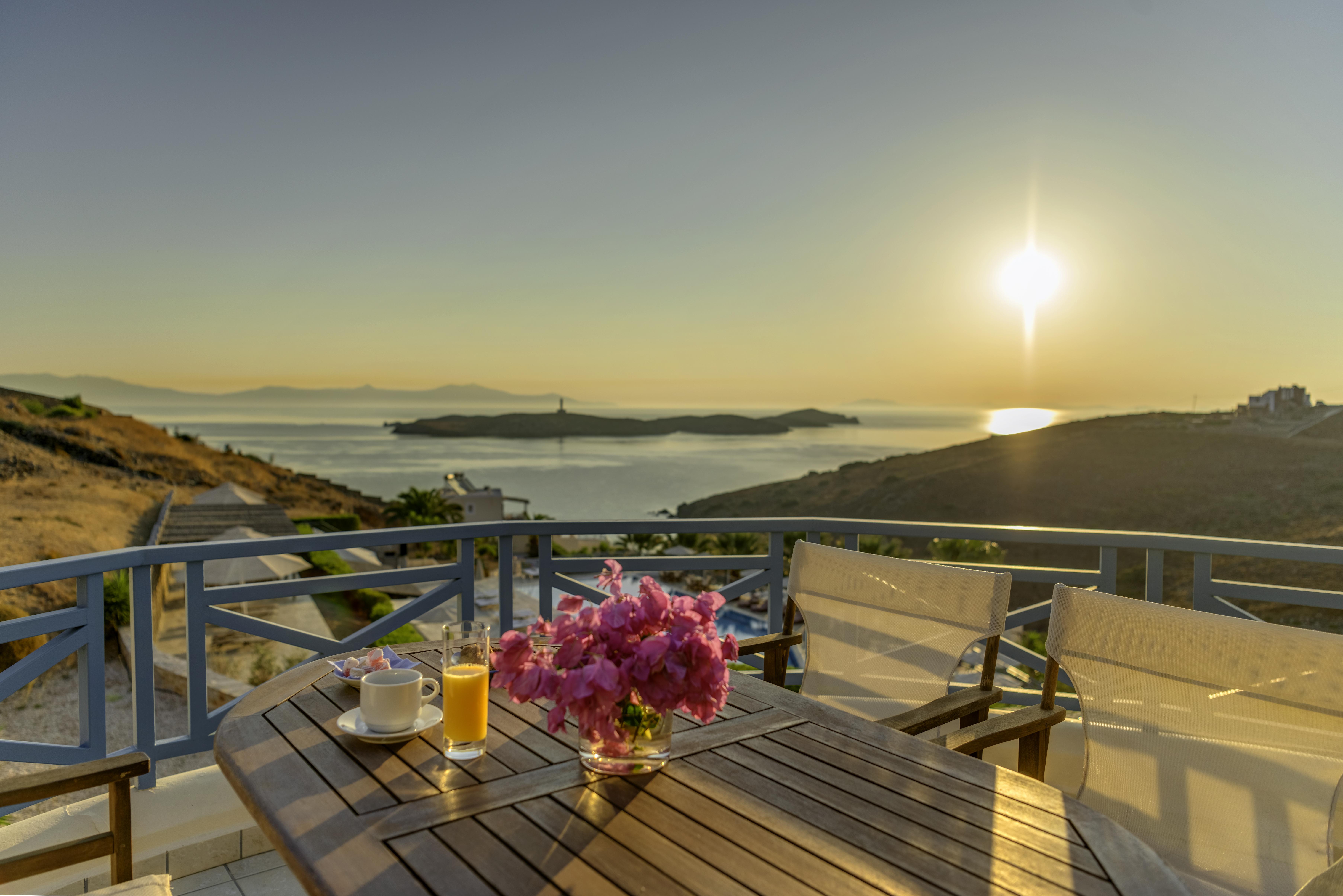 Sunrise Beach Suites Azolimnos Bagian luar foto