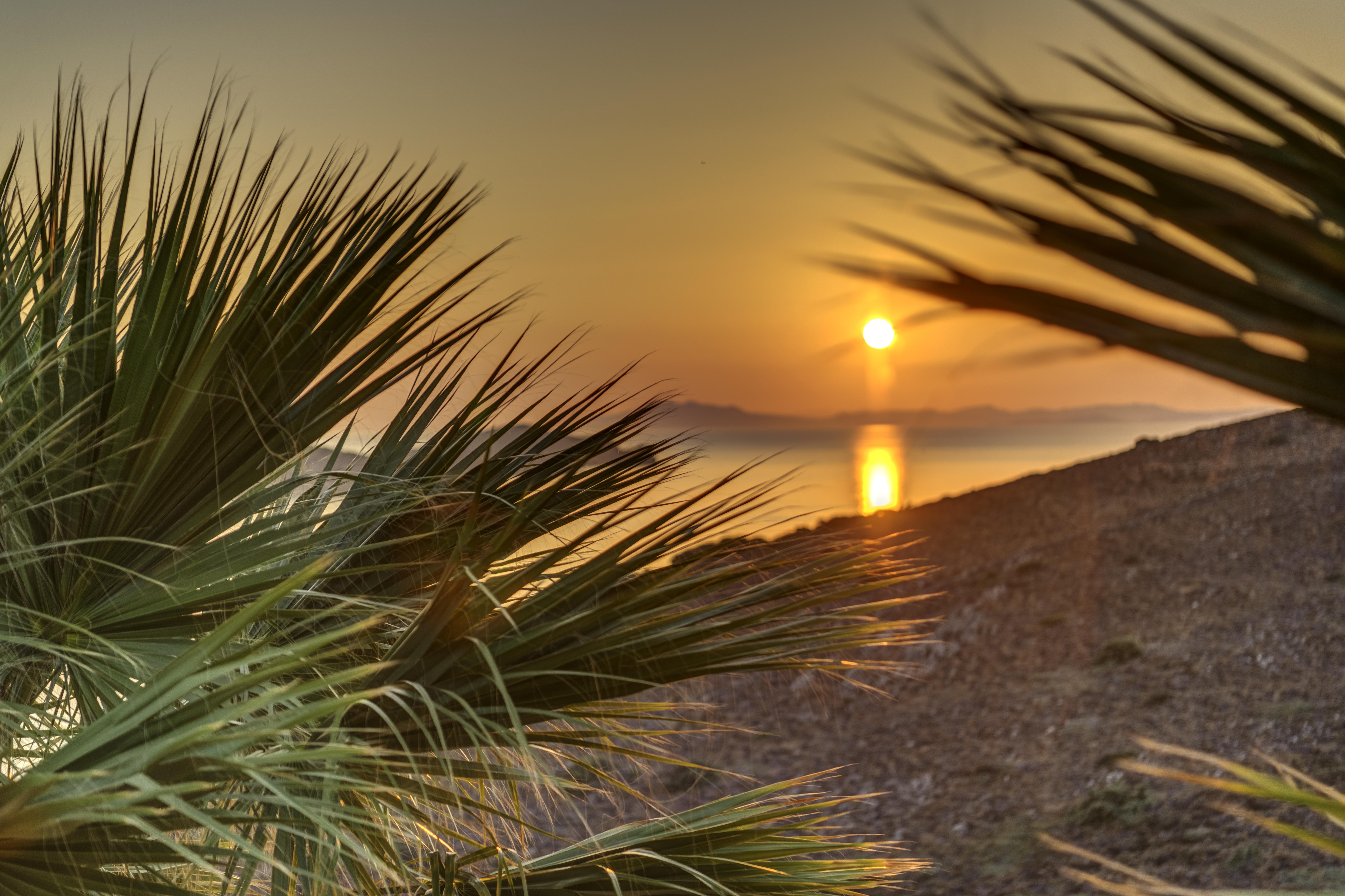 Sunrise Beach Suites Azolimnos Bagian luar foto