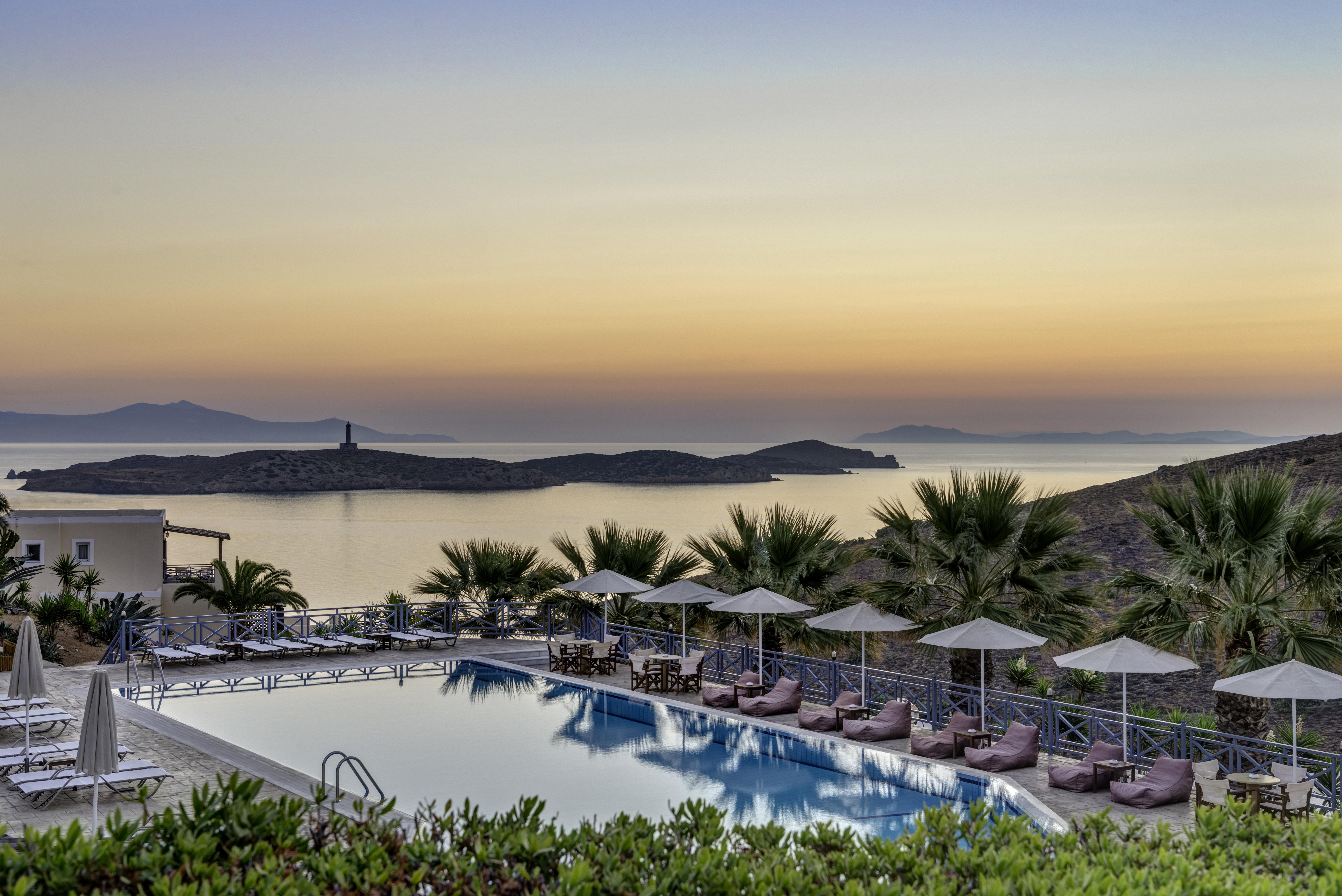 Sunrise Beach Suites Azolimnos Bagian luar foto