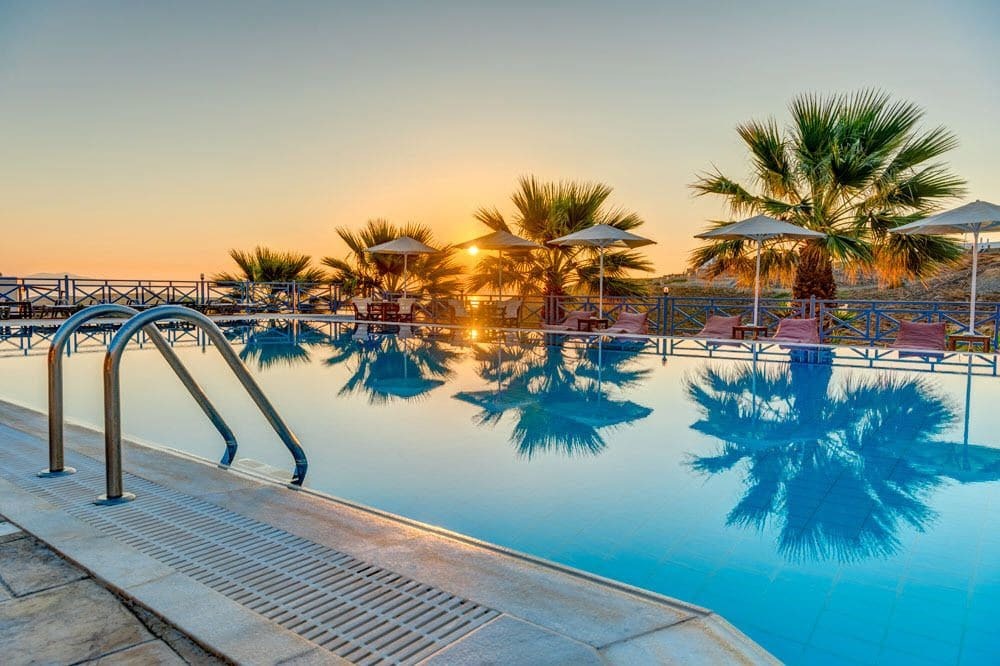 Sunrise Beach Suites Azolimnos Bagian luar foto